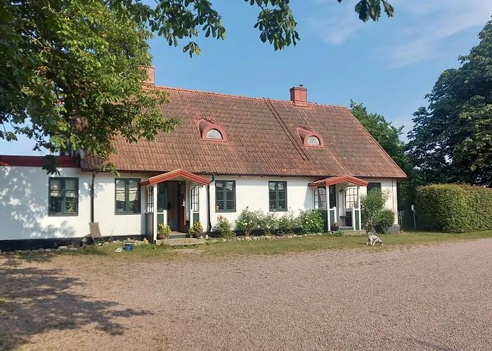Lantligt Och Lugnt Boende Naera Natur Och Stad
